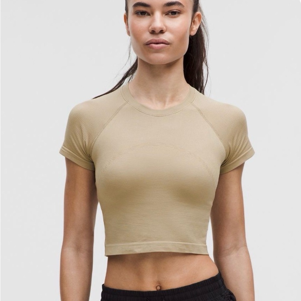 NWOT Lululemon Swiftly Tech Crop Short Sleeve Shirt 2.0
